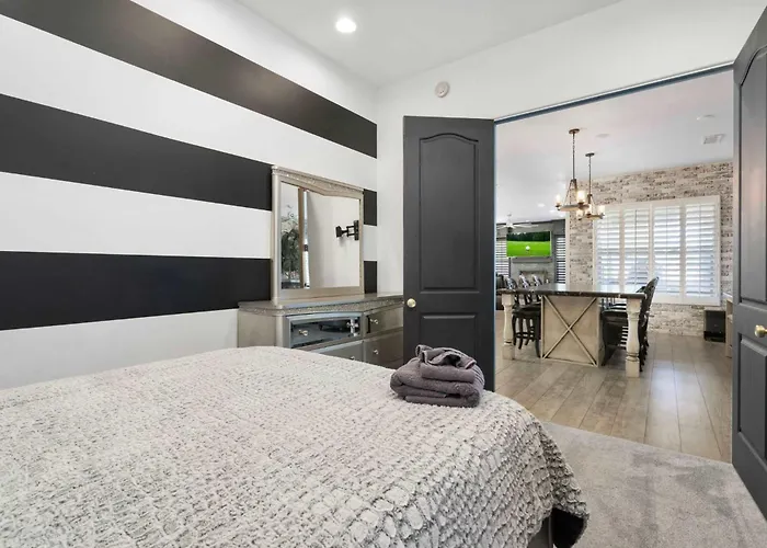 Mystic Desert • • Pool & Holiday home Litchfield Park